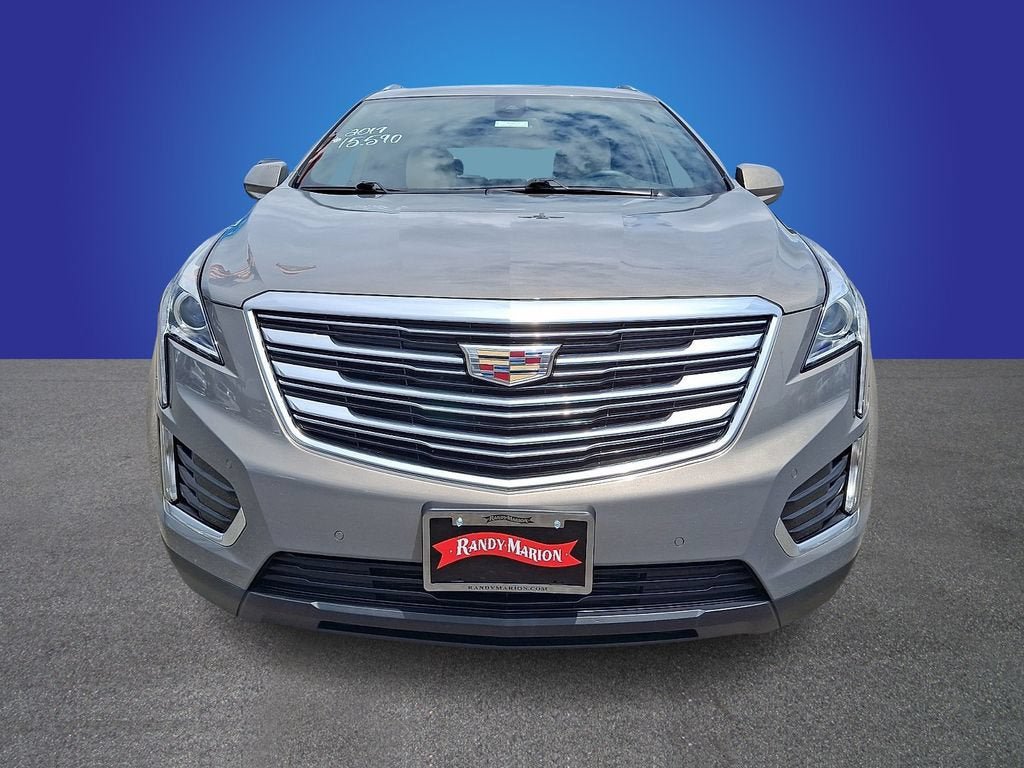 Used 2017 Cadillac XT5 Luxury w/ Driver Awareness Package AWD/4WD image 2