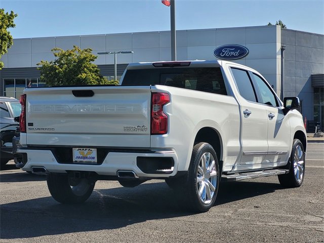 Used 2023 Chevrolet Silverado 1500 High Country w/ High Country Premium Package image 6