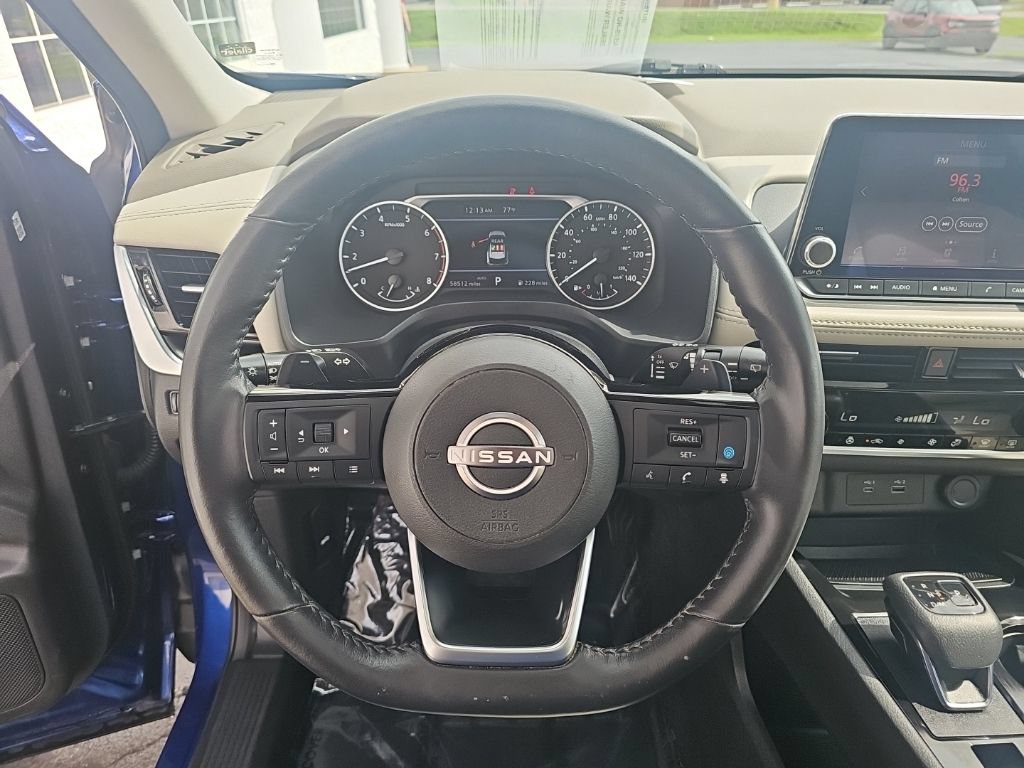 Used 2023 Nissan Rogue SV w/ SV Premium Package AWD/4WD image 16
