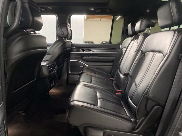 Used 2023 Jeep Wagoneer 4WD w/ Premium Group I image 81