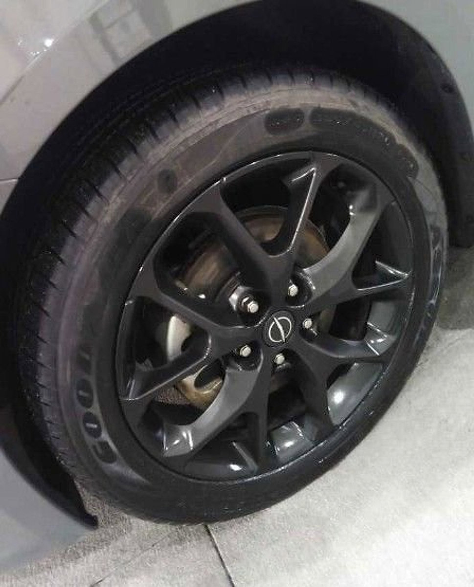 Used 2025 Chrysler Pacifica Limited image 14