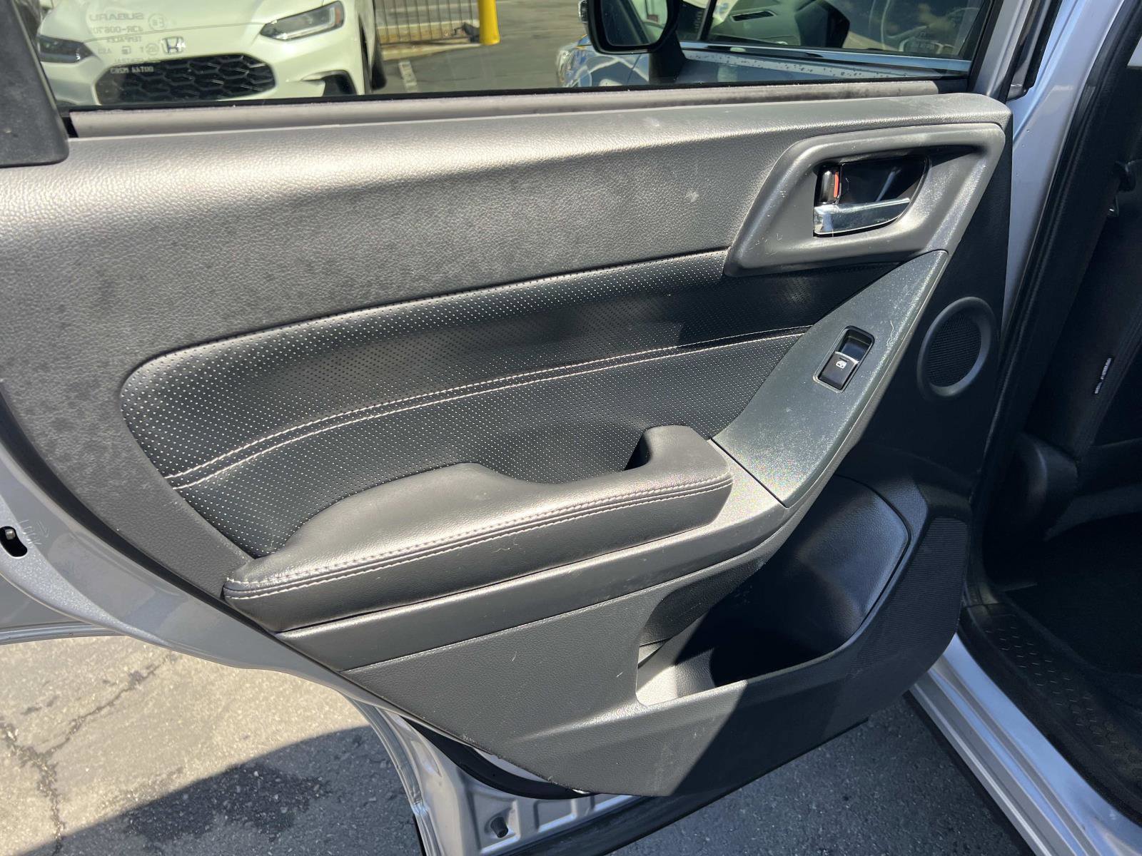 Used 2017 Subaru Forester 2.5i Touring AWD/4WD image 23