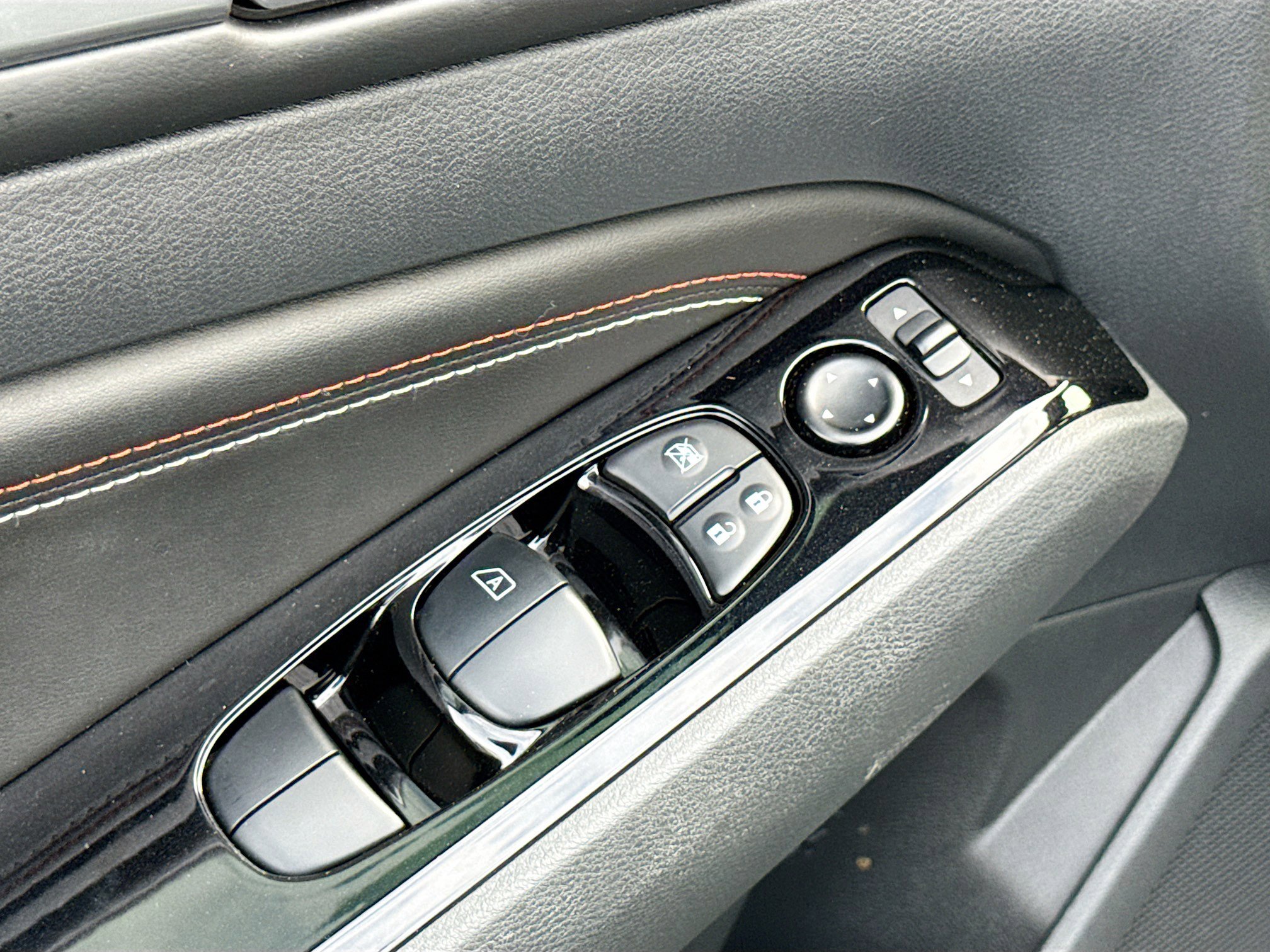 Used 2023 Nissan Altima 2.5 SR w/ SR Premium Package image 7