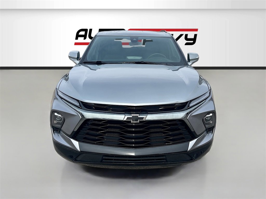 Used 2025 Chevrolet Blazer RS image 2