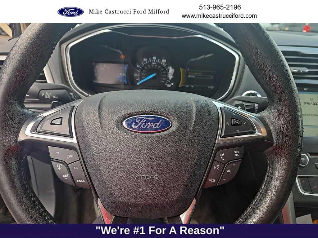 Used 2017 Ford Fusion SE w/ Fusion SE Technology Package FWD image 9
