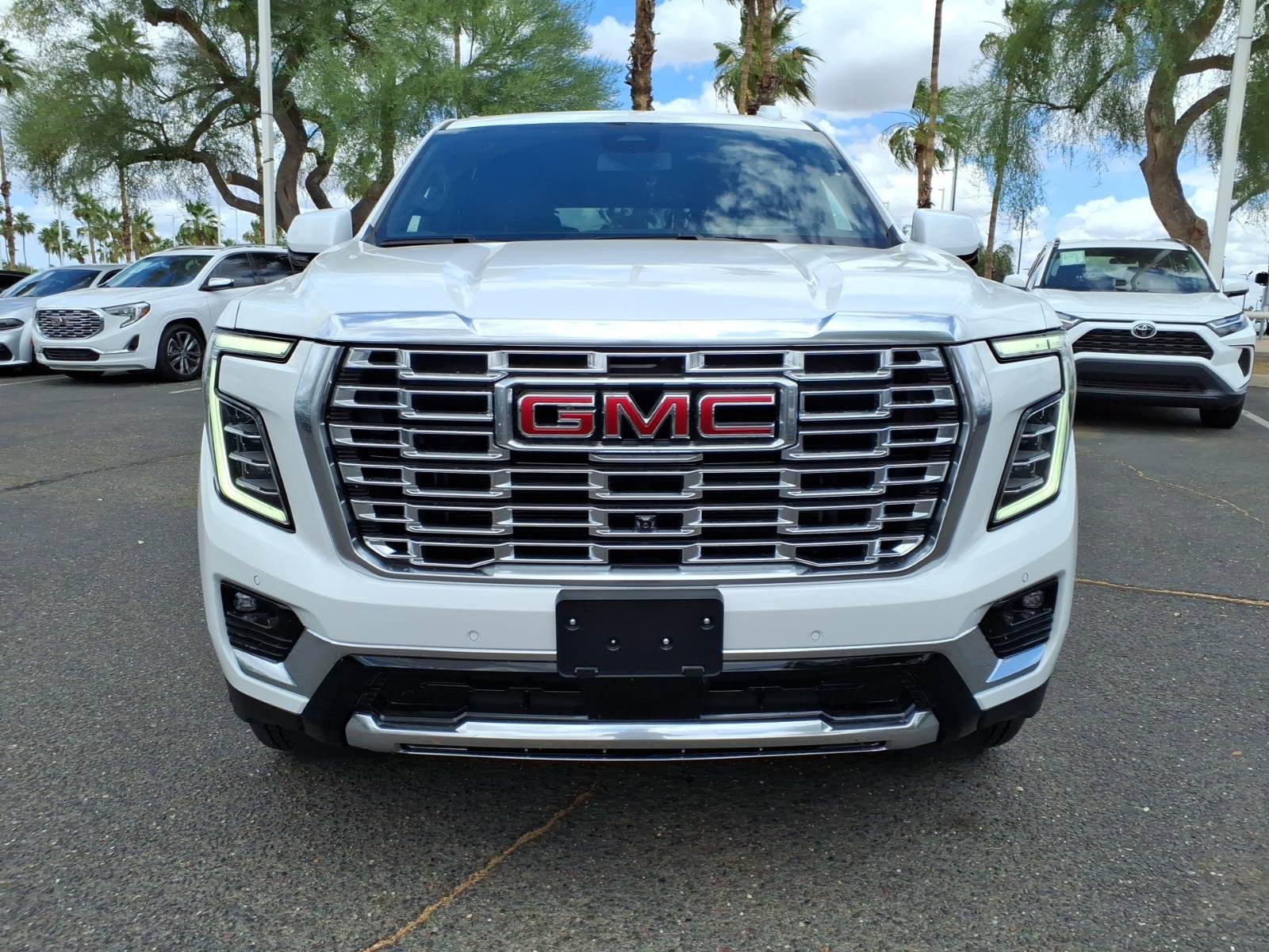 Used 2025 GMC Yukon XL Denali AWD/4WD image 2