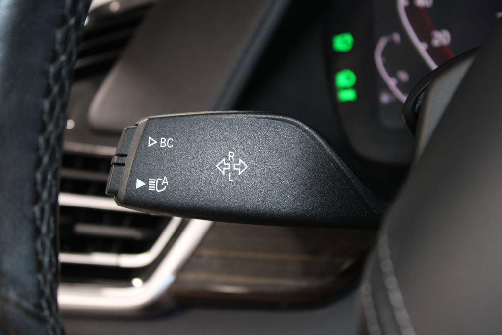 Used 2019 BMW X5 xDrive40i w/ Convenience Package AWD/4WD image 39