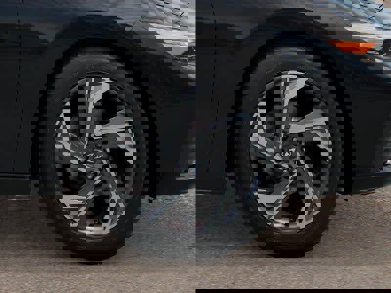 Certified 2025 Hyundai Elantra Sport image 15