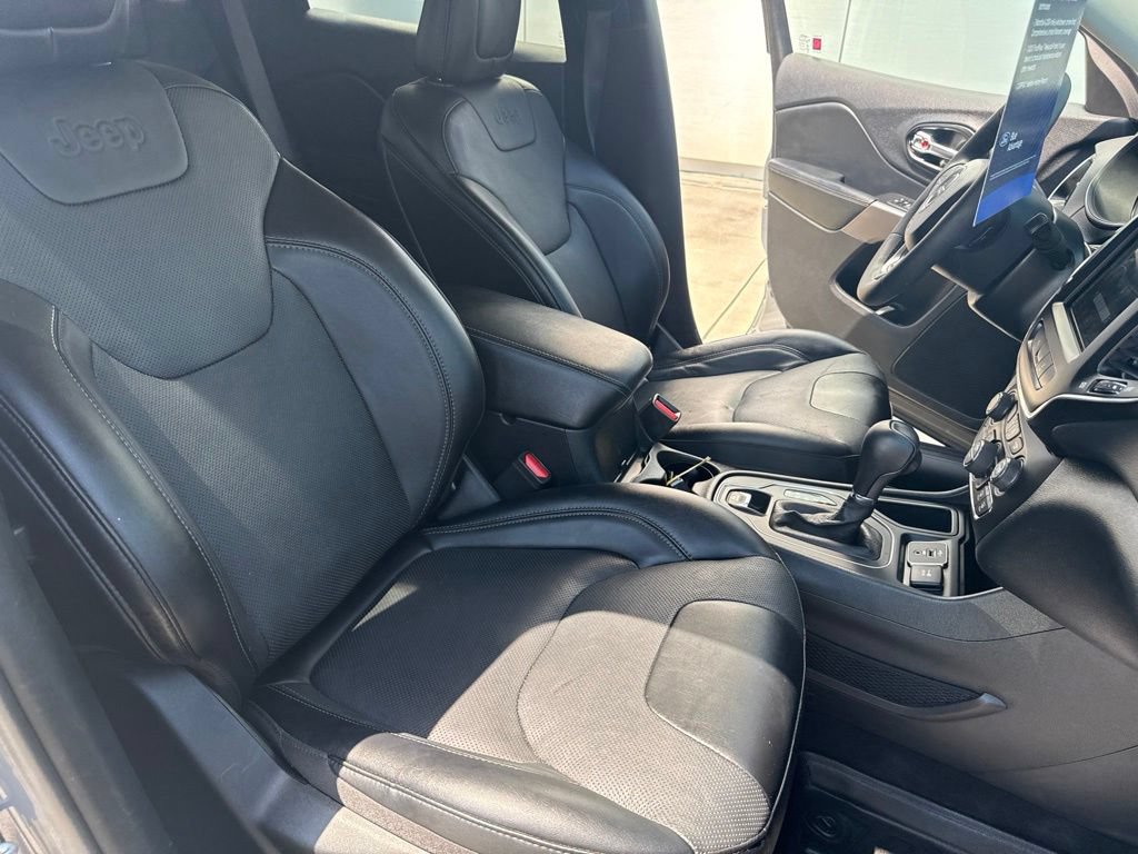 Used 2022 Jeep Cherokee Latitude Lux w/ Sun & Sound Group FWD image 34