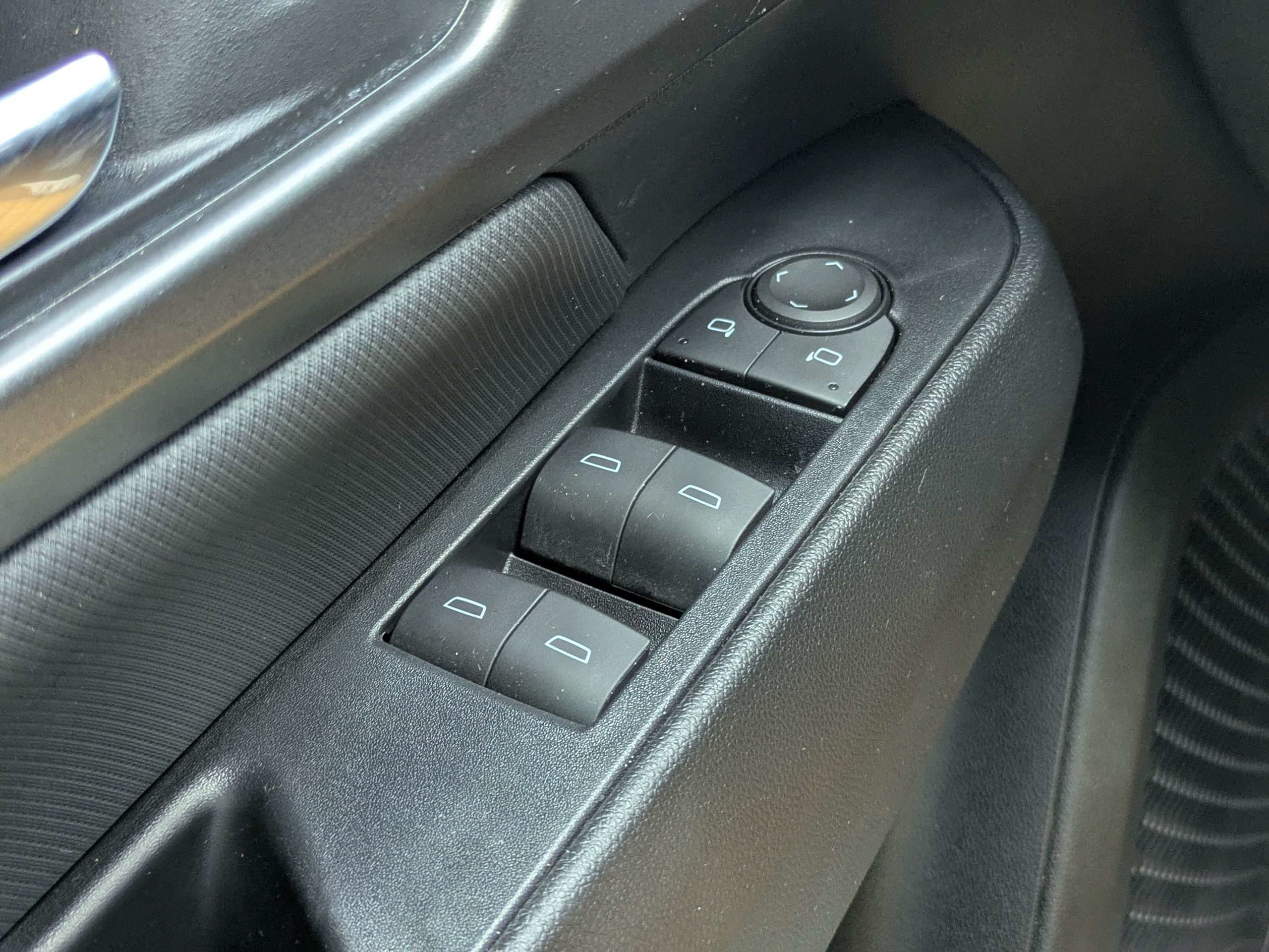 Used 2025 Chevrolet Equinox EV LT w/ Comfort Package FWD image 24