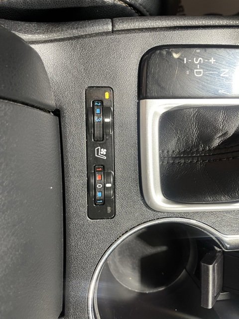 Used 2016 Toyota Highlander Limited image 16