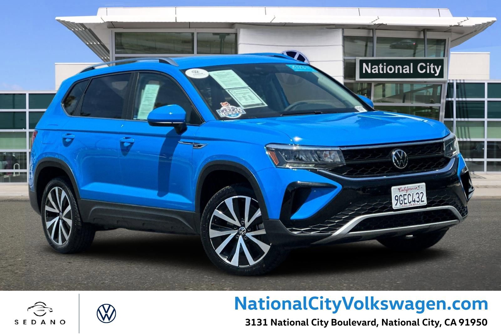 Used 2023 Volkswagen Taos SE FWD image 1