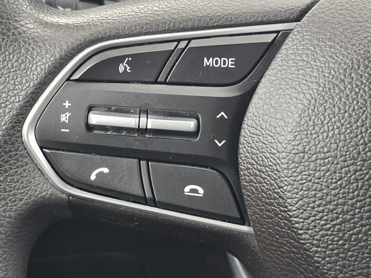Used 2020 Hyundai Santa Fe SEL FWD image 32