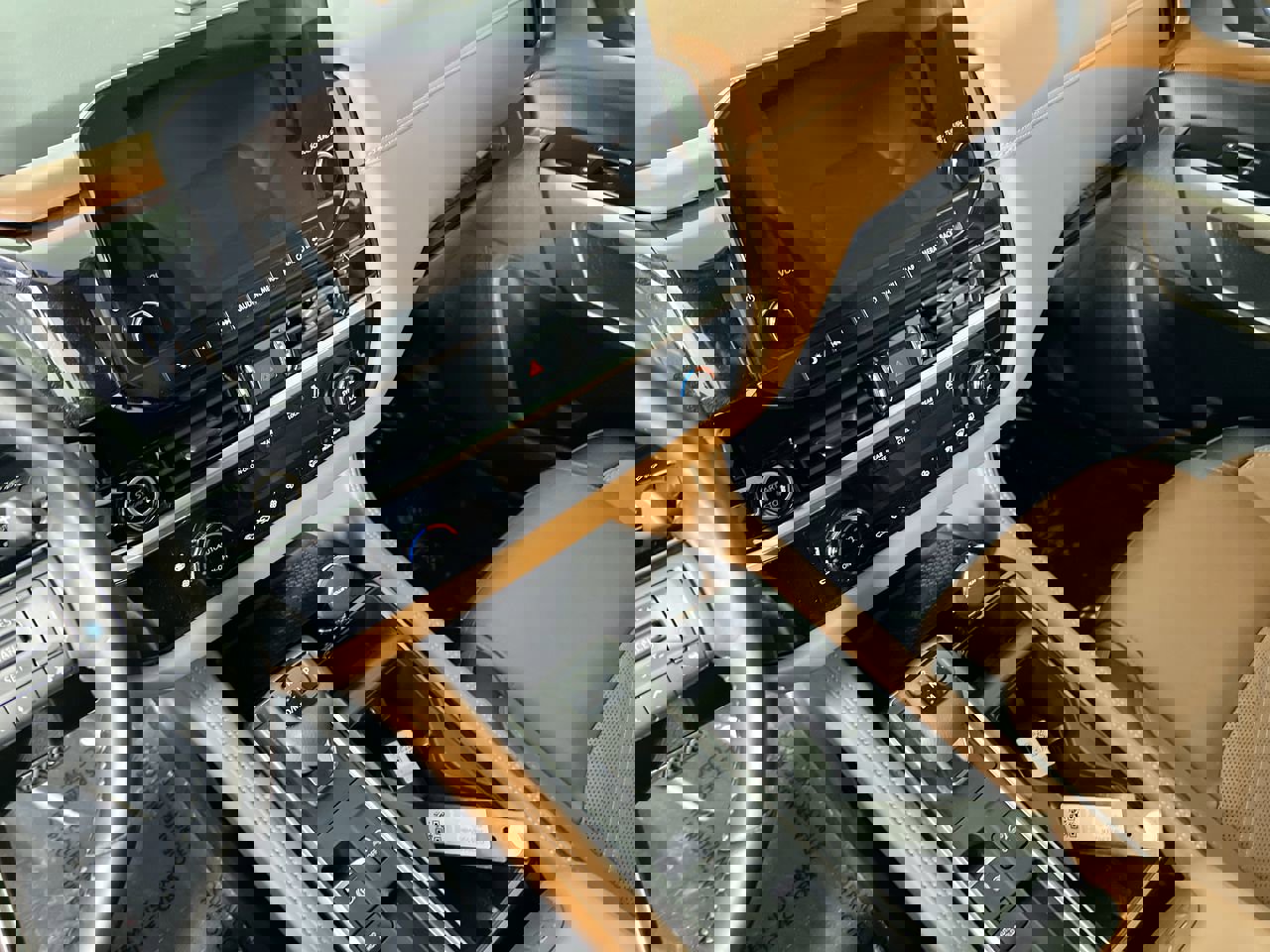 Used 2024 Nissan Pathfinder Platinum image 22