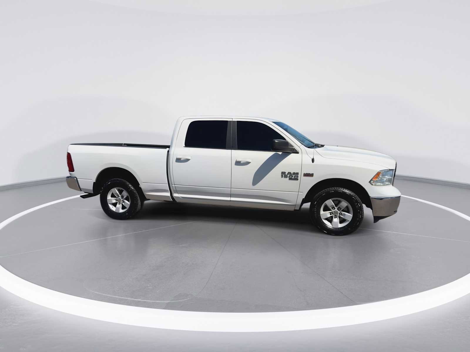 Used 2019 RAM 1500 Classic SLT AWD/4WD image 9