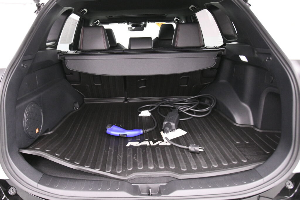 Used 2022 Toyota RAV4 XSE w/ Weather Package AWD/4WD image 32