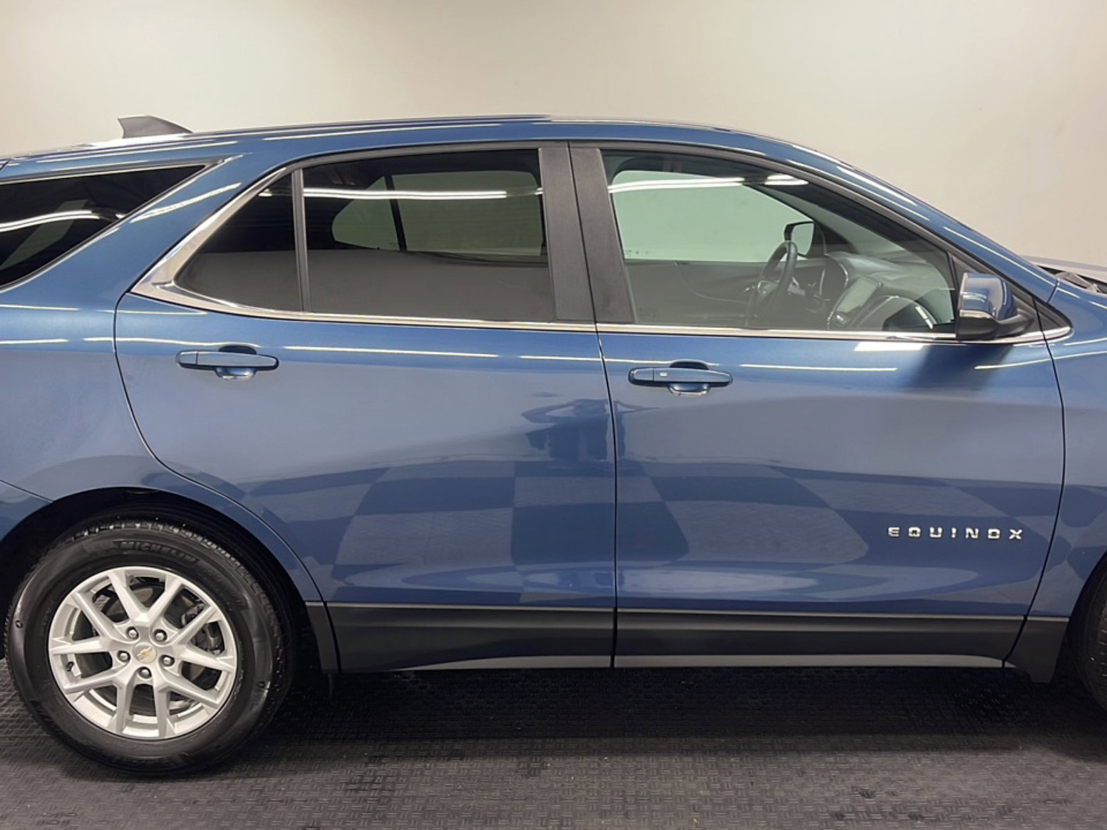 Used 2024 Chevrolet Equinox LT FWD image 21