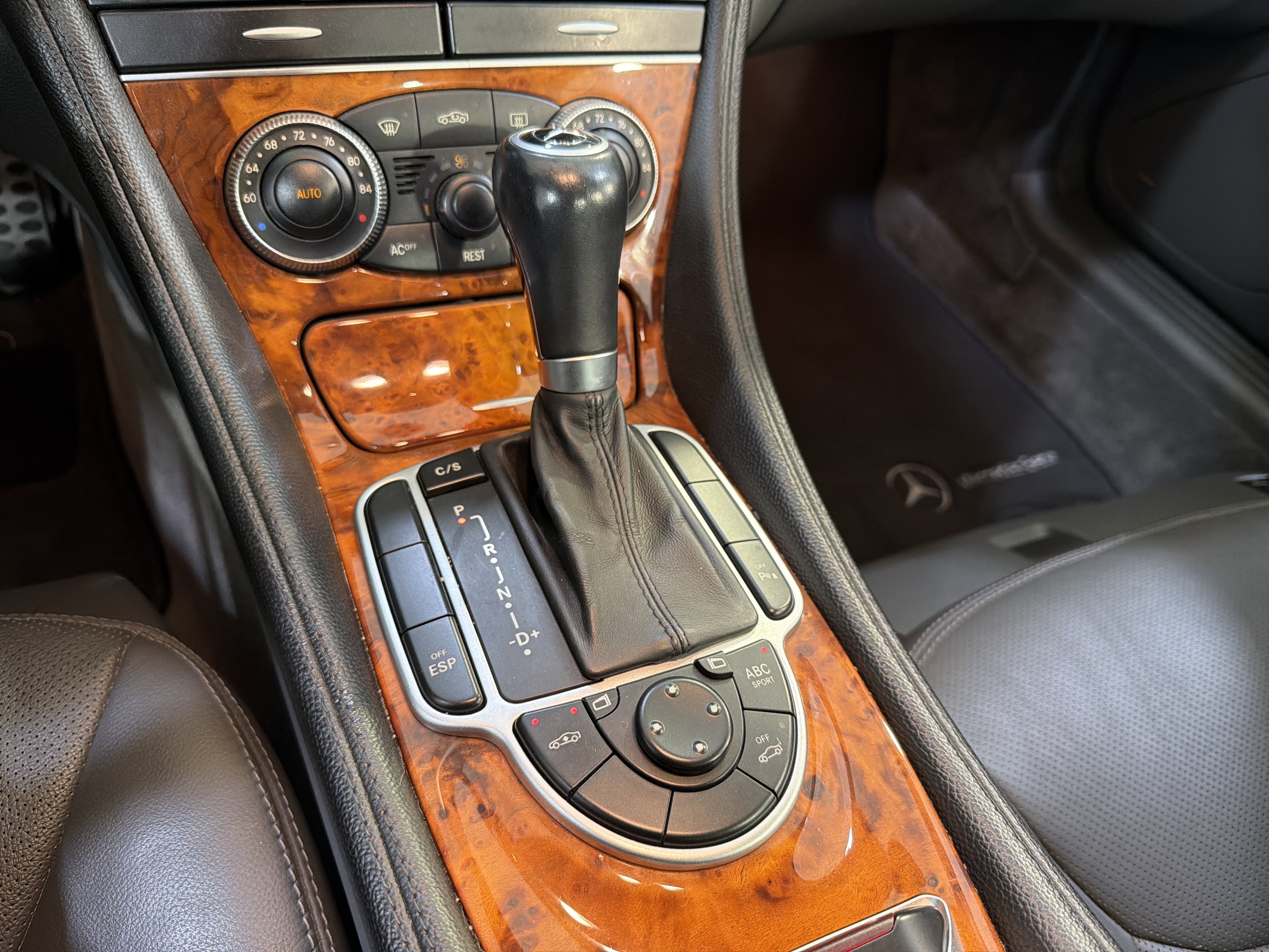 Used 2005 Mercedes-Benz SL 500 image 18