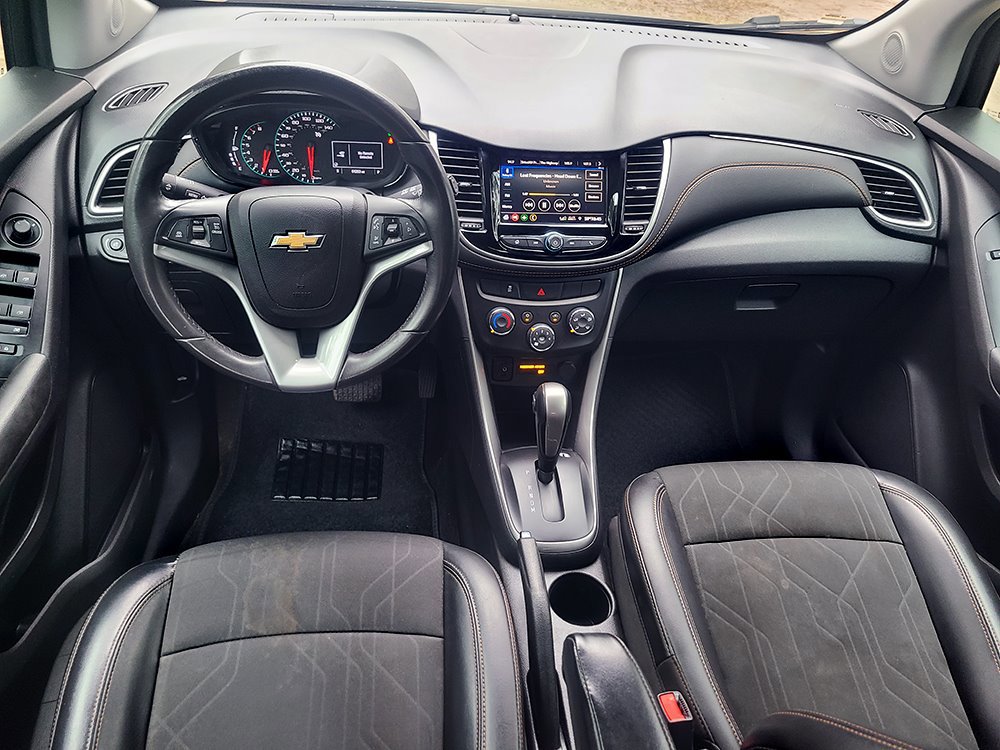 Used 2021 Chevrolet Trax LT w/ LT Convenience Package image 28