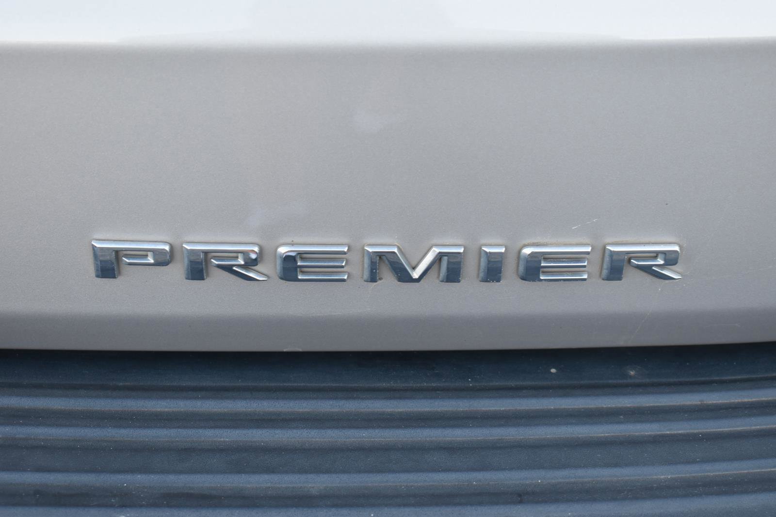 Used 2021 Chevrolet Tahoe Premier w/ Premium Package RWD image 10