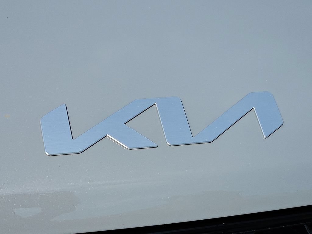 Used 2025 Kia Sorento S FWD image 29