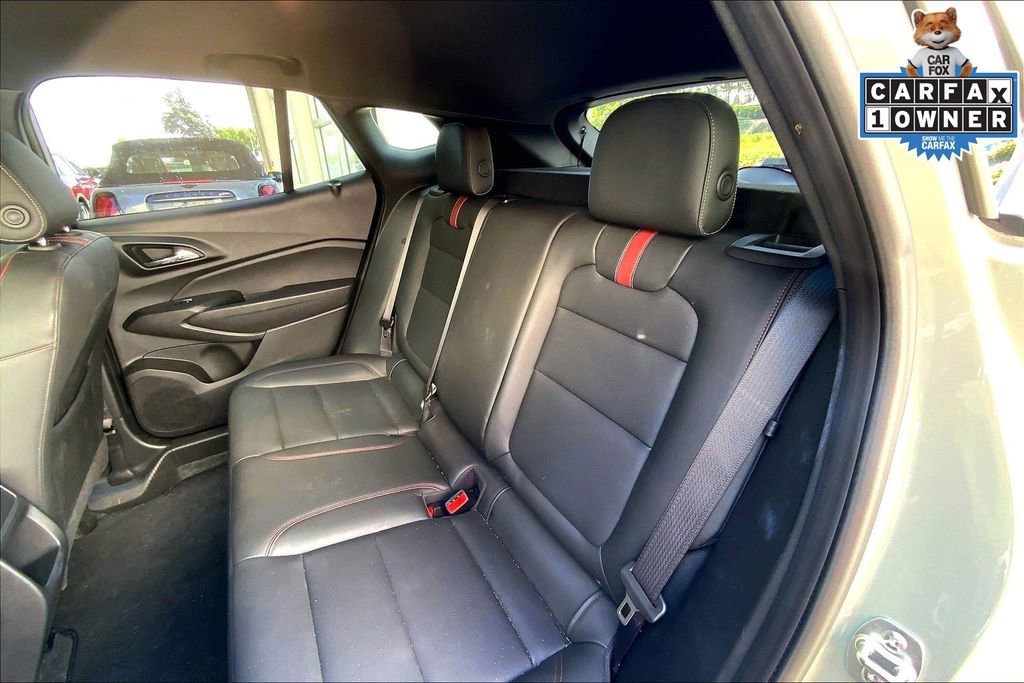 Used 2024 Chevrolet Trax RS w/ Sunroof Package FWD image 23