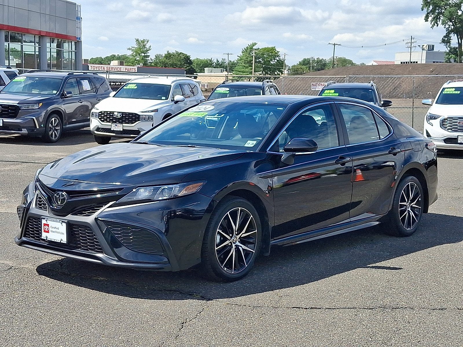 Certified 2024 Toyota Camry SE w/ Cold Weather Package FWD image 3
