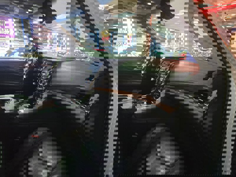 Used 2017 Cadillac Escalade ESV Premium Luxury image 17