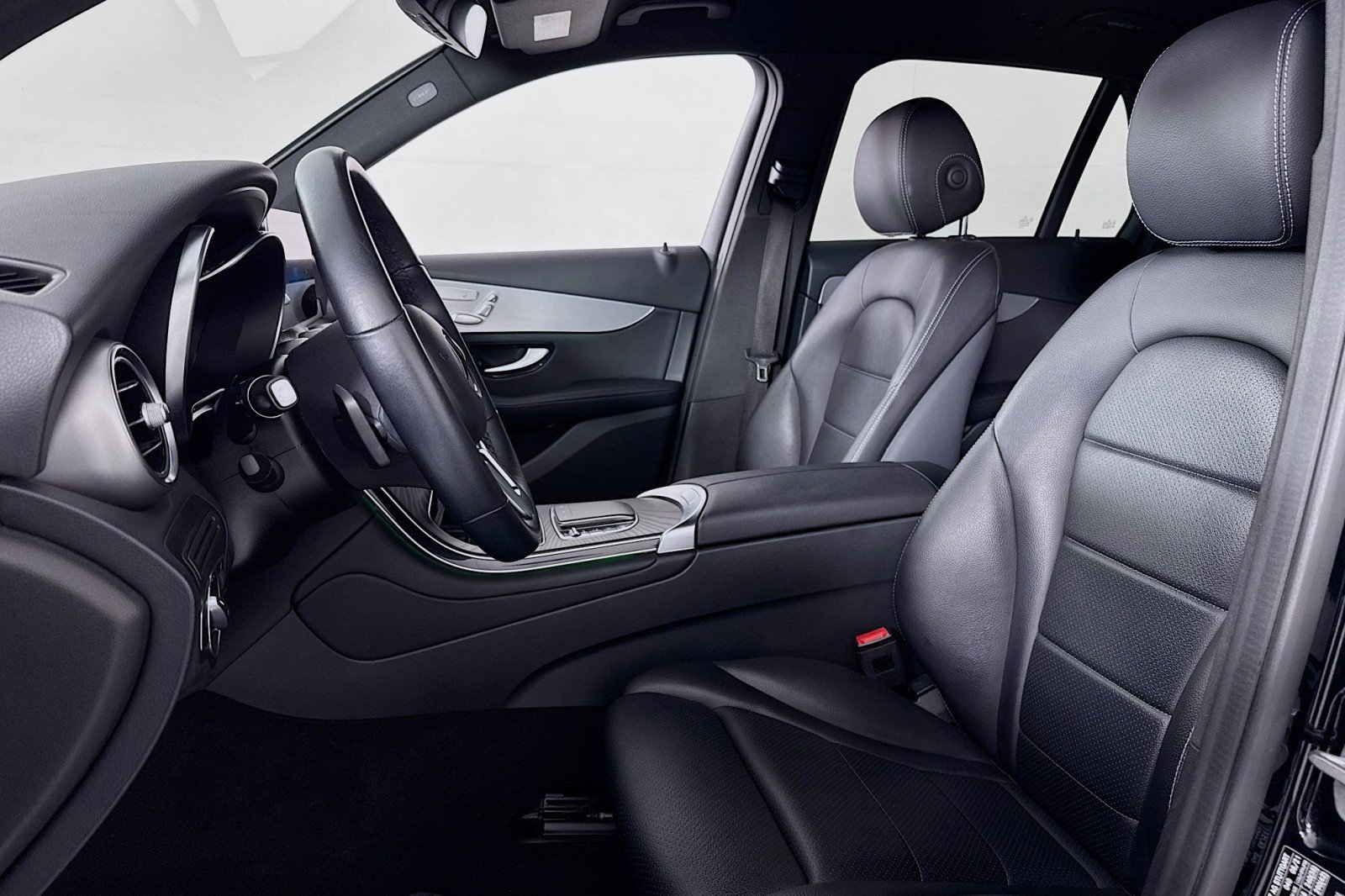 Used 2021 Mercedes-Benz GLC 300 image 16