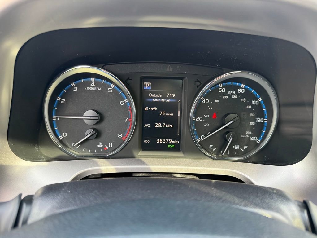 Used 2018 Toyota RAV4 Limited w/ Protection Package AWD/4WD image 9