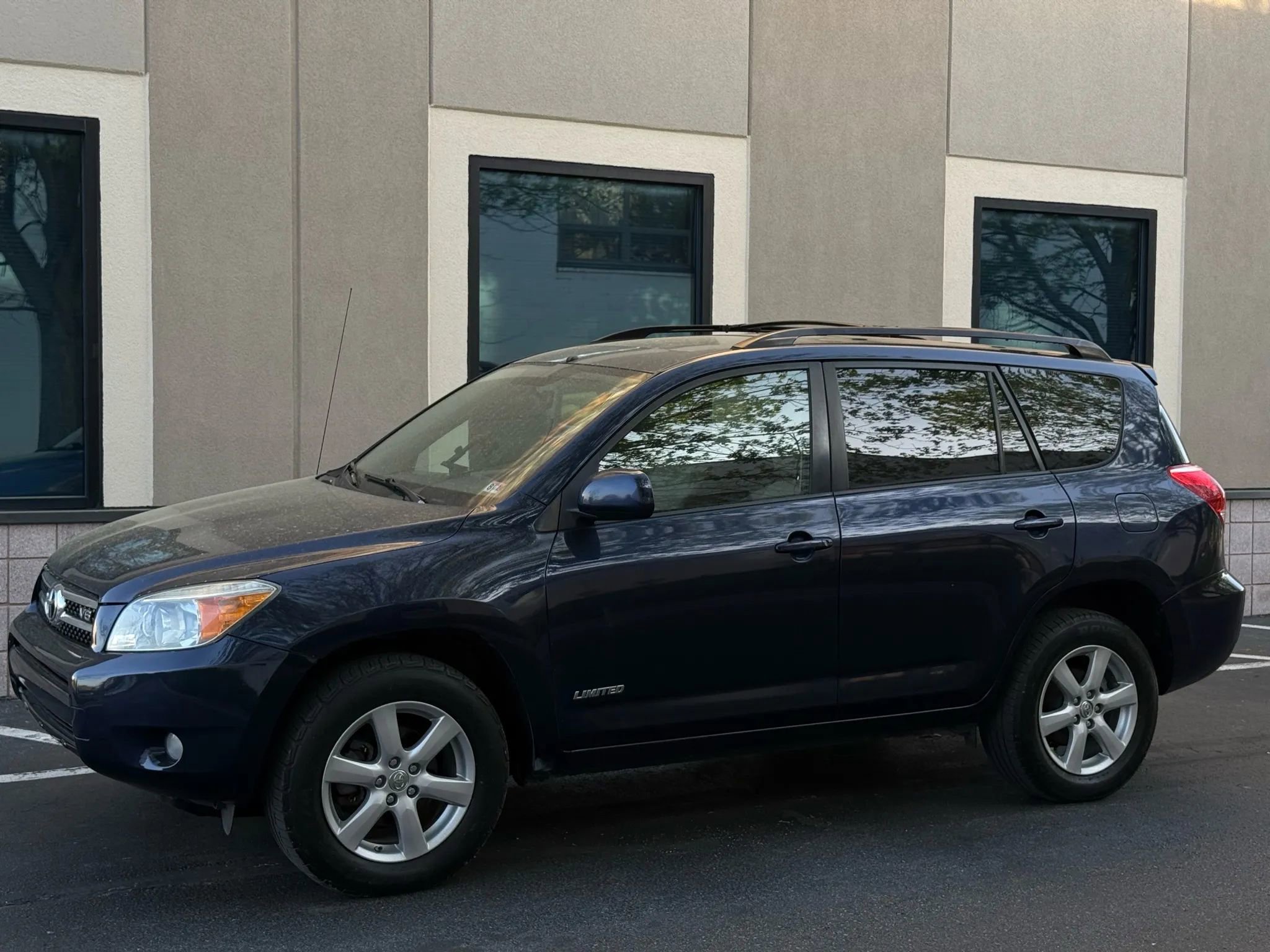 Used 2007 Toyota RAV4 Limited image 3