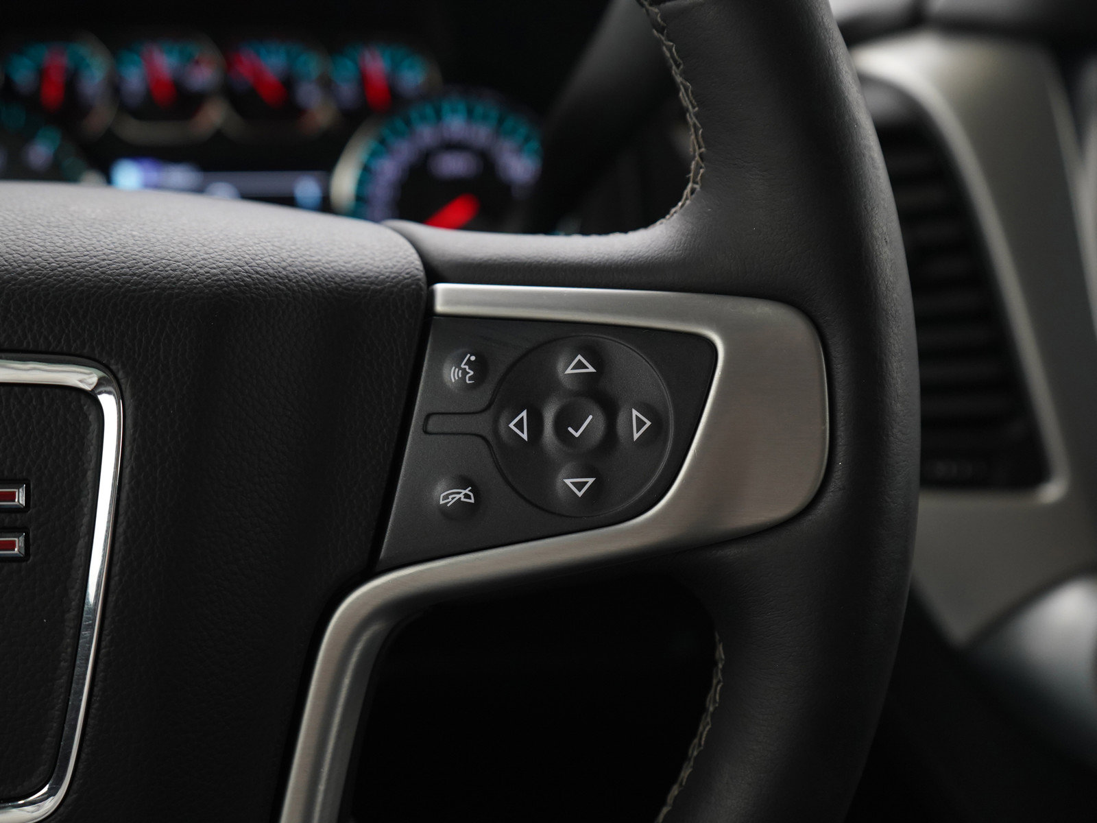 Used 2017 GMC Yukon XL SLT image 30