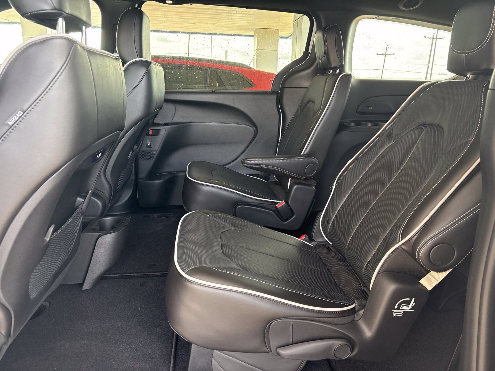 New 2027 Chrysler Pacifica Limited FWD image 16