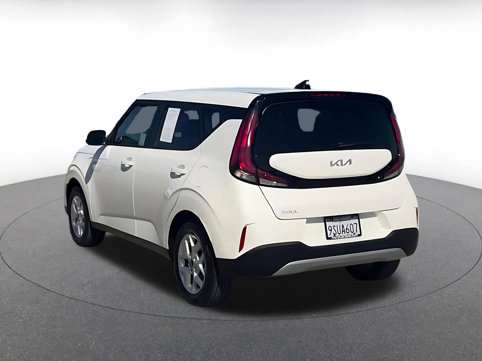 Used 2025 Kia Soul LX w/ LX Technology Package image 11