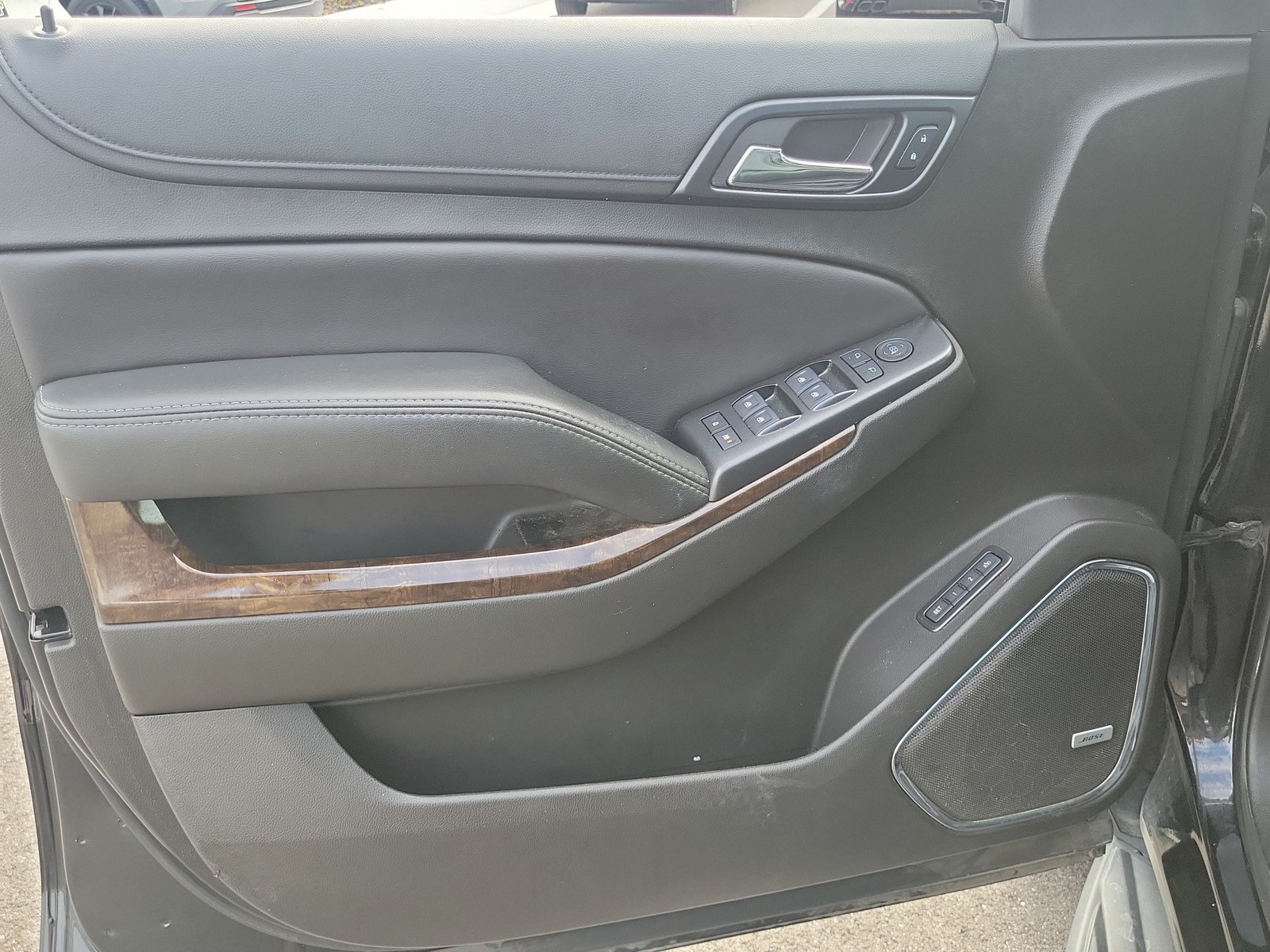 Used 2018 Chevrolet Suburban LT AWD/4WD image 13