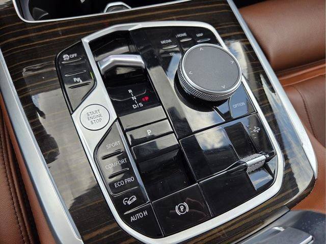 Used 2026 BMW X7 xDrive40i AWD/4WD image 27