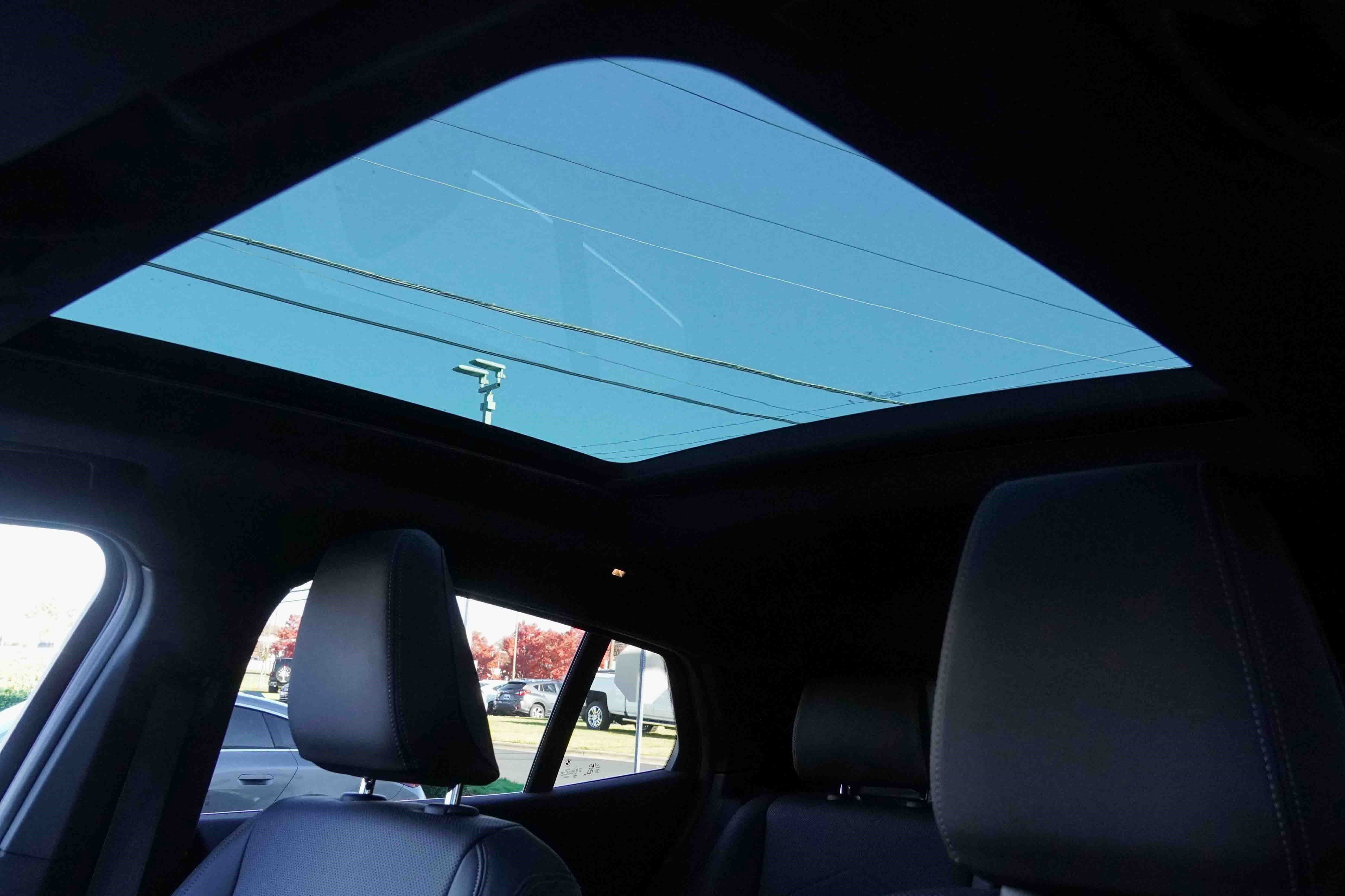 Certified 2025 BMW X2 xDrive28i w/ Premium Package image 14