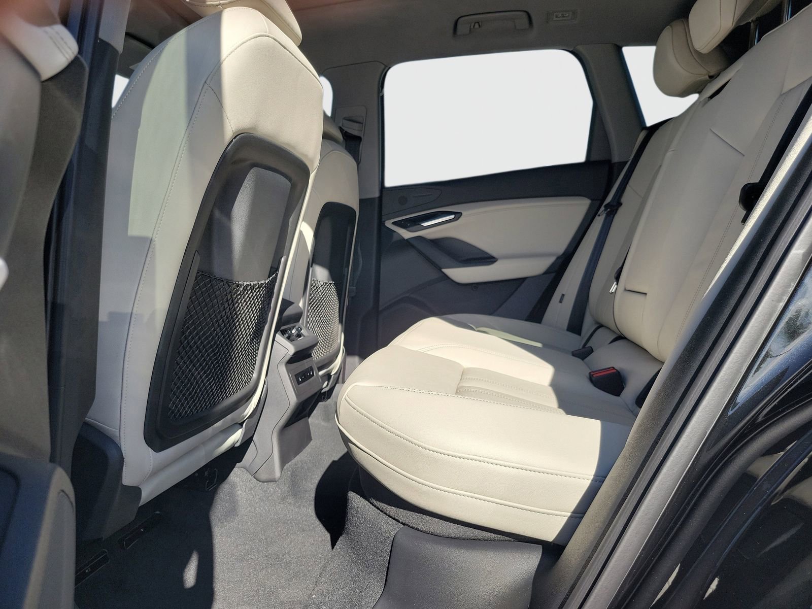 New 2025 Audi Q6 e-tron Premium image 16