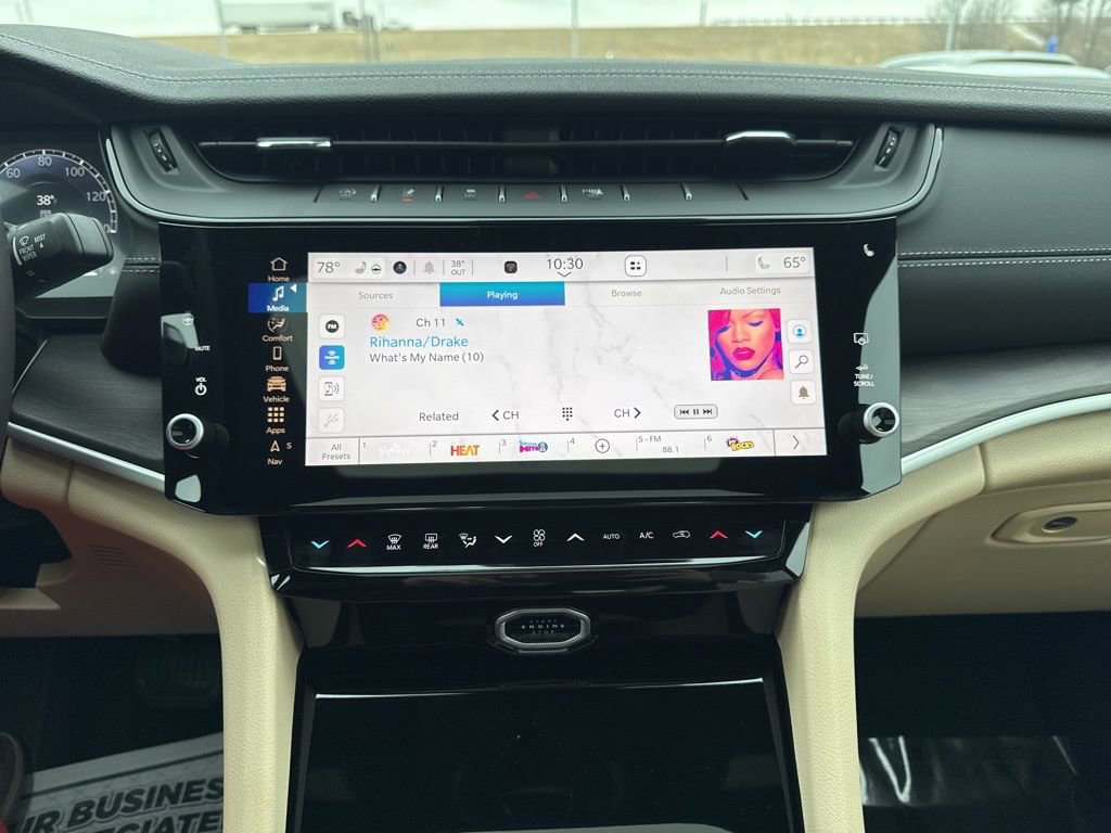 New 2026 Jeep Grand Cherokee Limited AWD/4WD image 3
