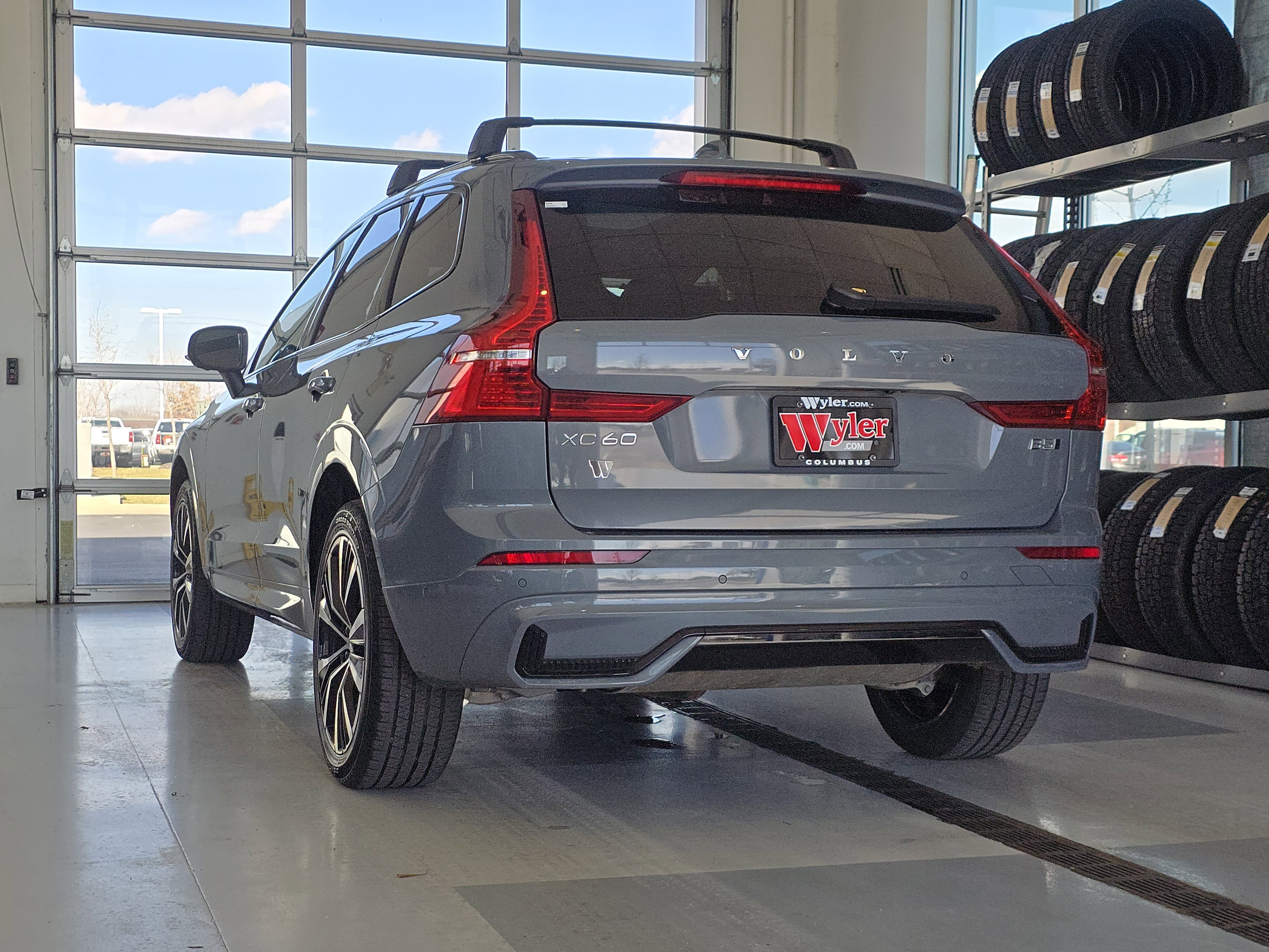 Used 2024 Volvo XC60 B5 Plus w/ Climate Package image 7