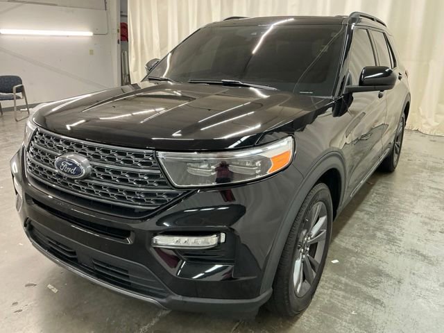 Used 2024 Ford Explorer XLT w/ Equipment Group 202A RWD image 8