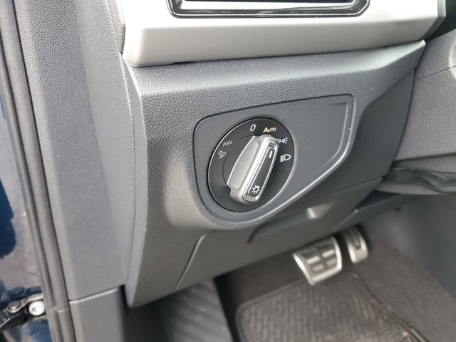 Used 2022 Volkswagen Atlas SEL Premium image 17