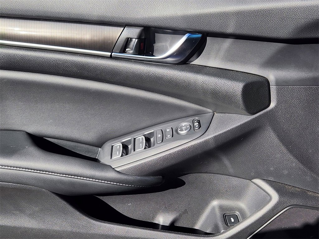Used 2022 Honda Accord Sport image 4