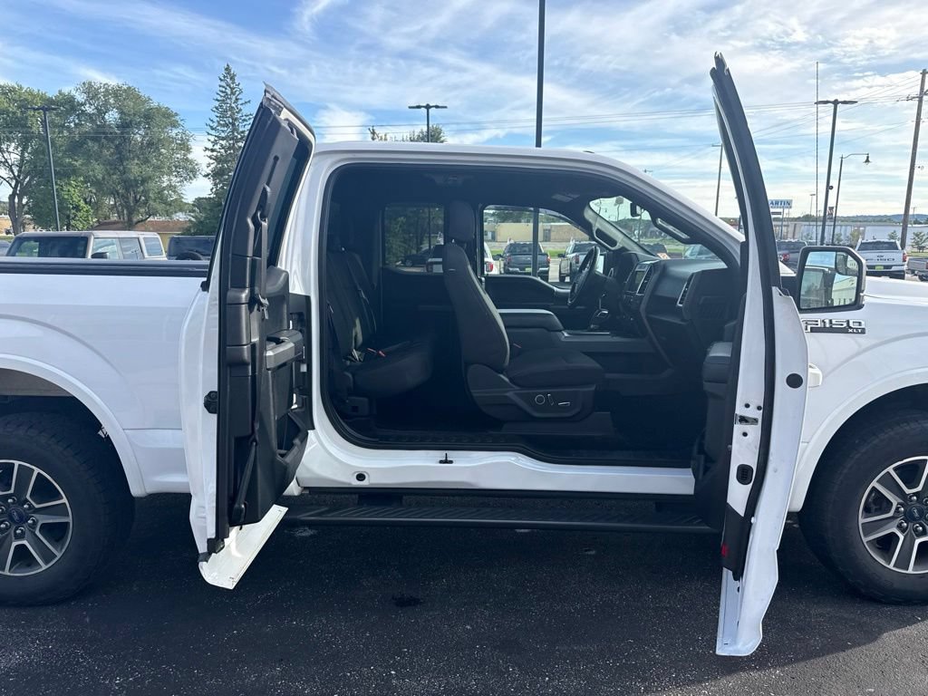 Used 2016 Ford F150 XLT w/ Equipment Group 302A Luxury AWD/4WD image 37