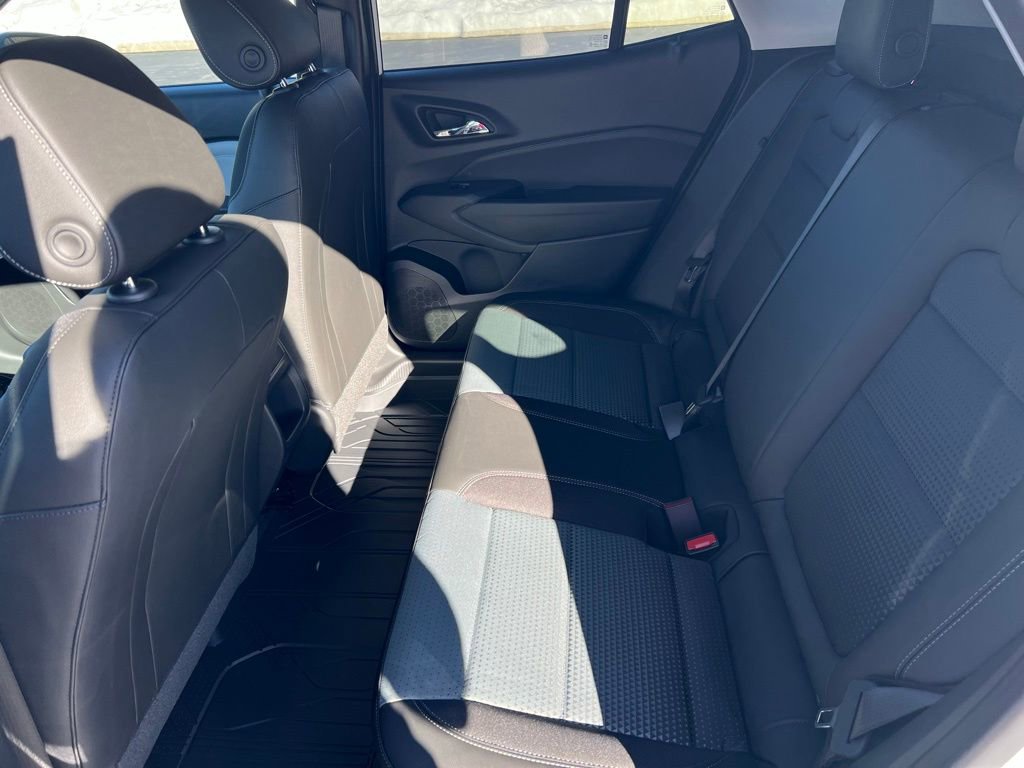 New 2026 Chevrolet Trax LT w/ Sunroof Package image 25