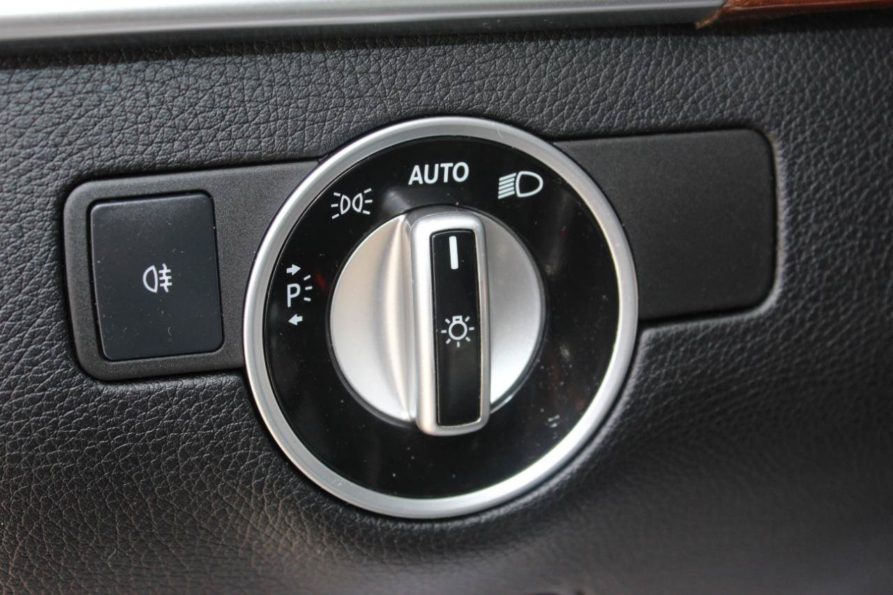 Used 2014 Mercedes-Benz GL 550 4MATIC image 30