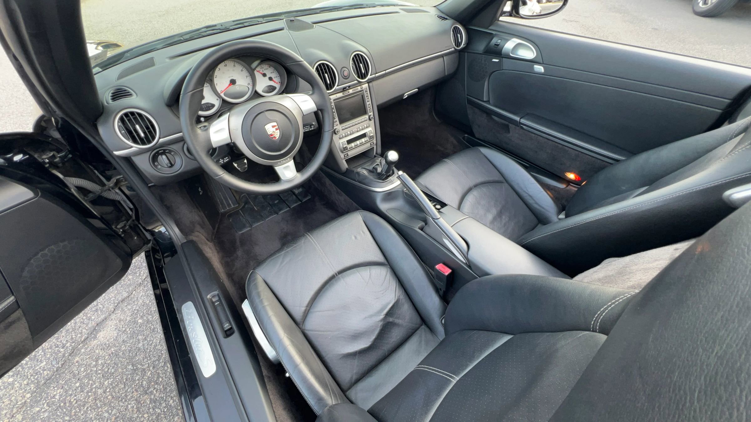 Used 2005 Porsche Boxster S image 25