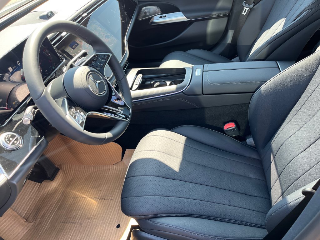 New 2027 Mercedes-Benz E 450 4MATIC Sedan image 6