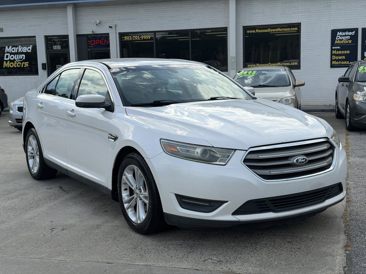 Used 2013 Ford Taurus SEL FWD image 1