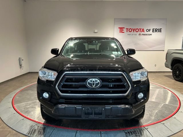 Used 2020 Toyota Tacoma SR5 AWD/4WD image 2